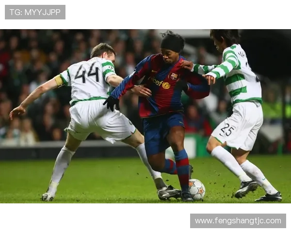 足球明星齐聚抖音挑战赛展现惊人技巧与幽默风采引发热潮