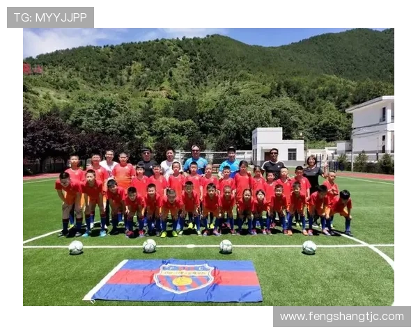 小黑哥与足球明星的友谊之旅与梦想追逐的故事